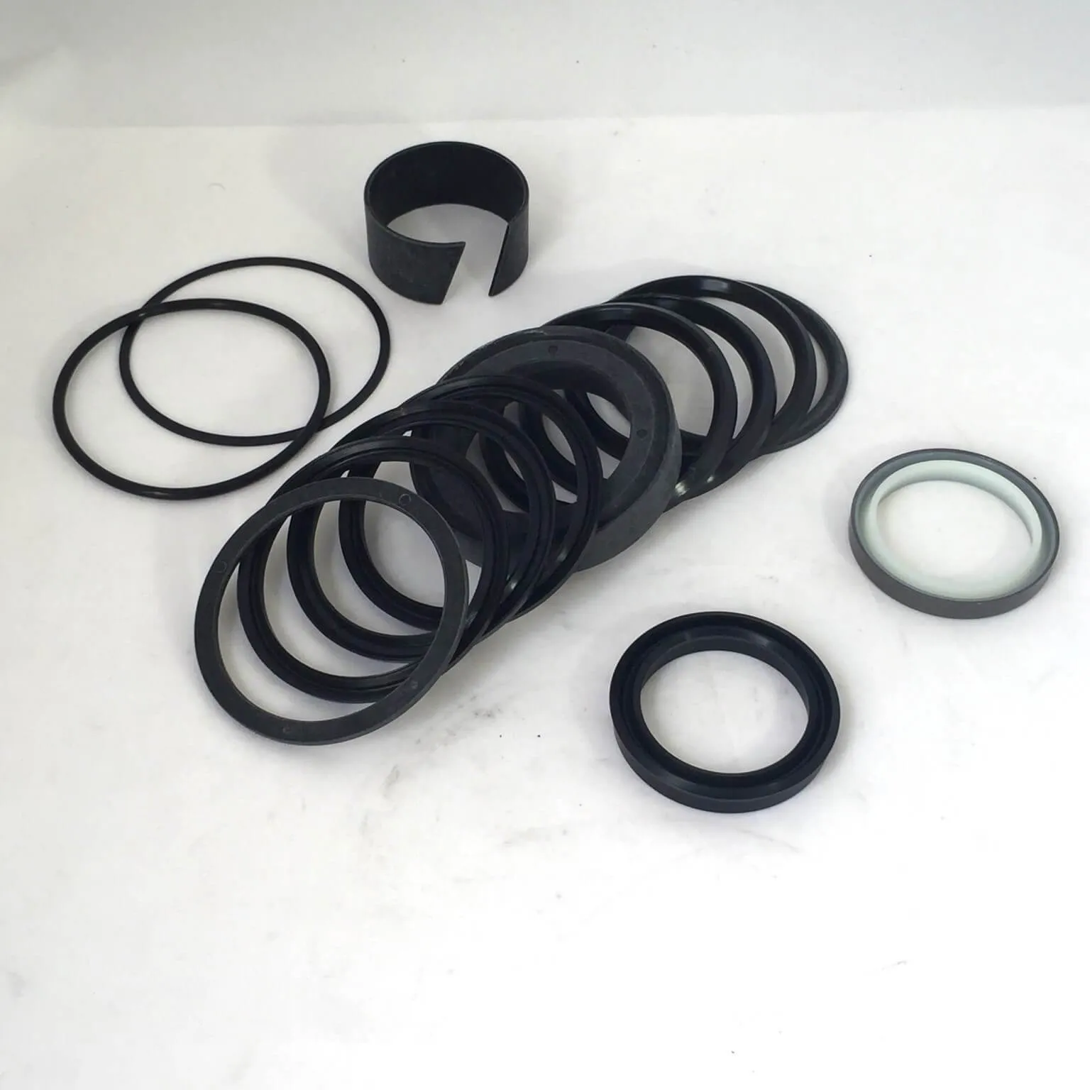 Case 580F Side Shift Outrigger Cylinder s/n: Up to 3.785.895 - Seal Kit