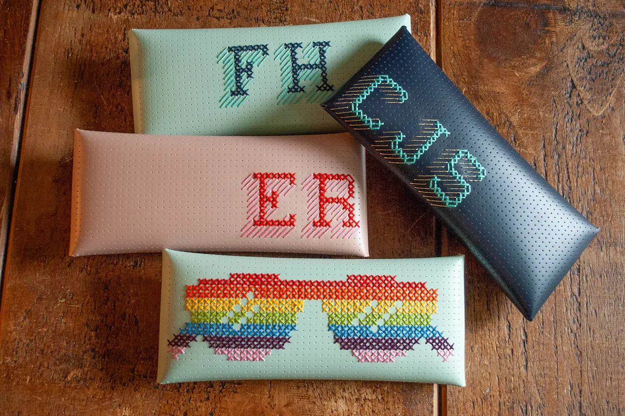 CHASING THREADS • Stitch Your Own Pencil or Glasses Case Kit • Navy • NEW