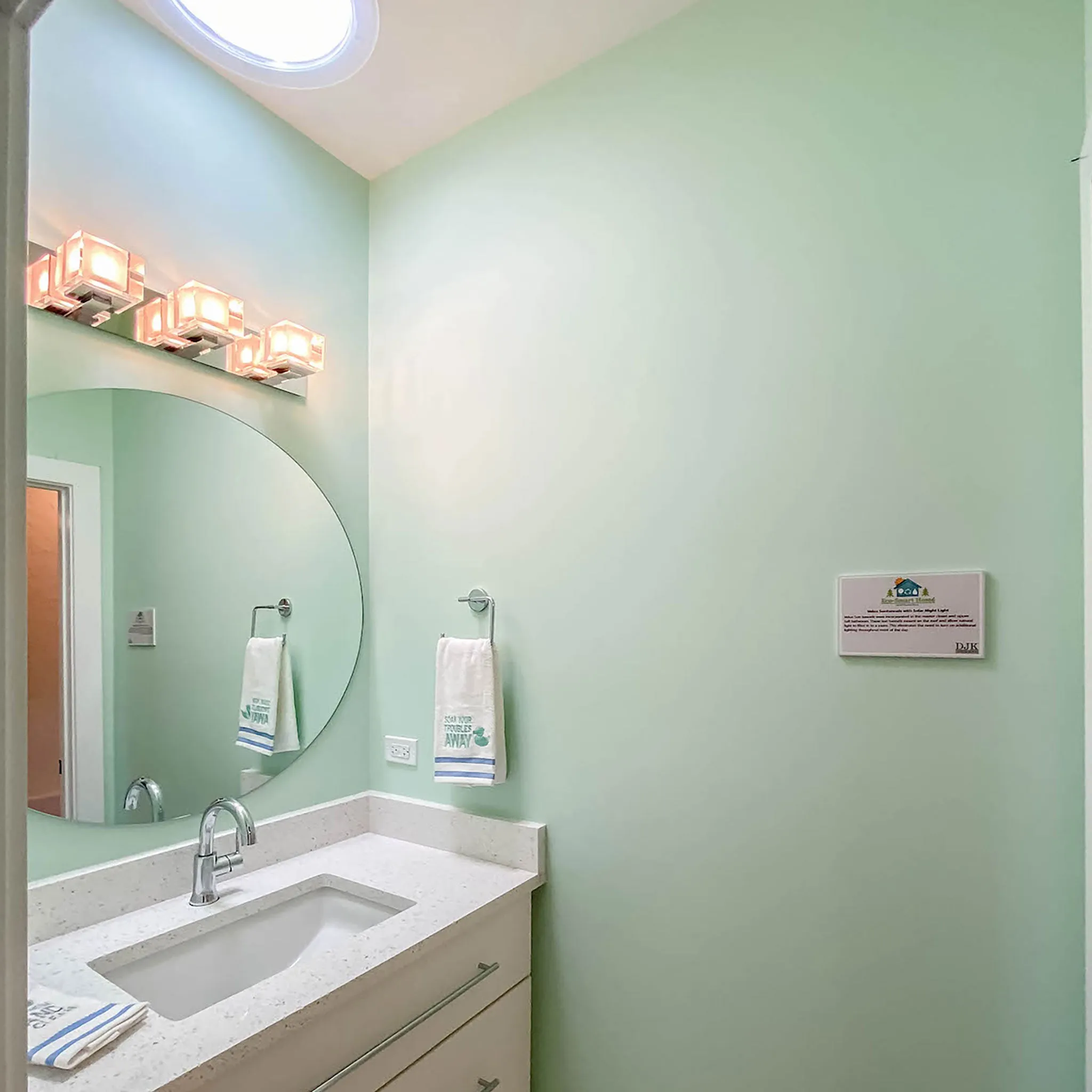 ET2 Blocs Vanity Light