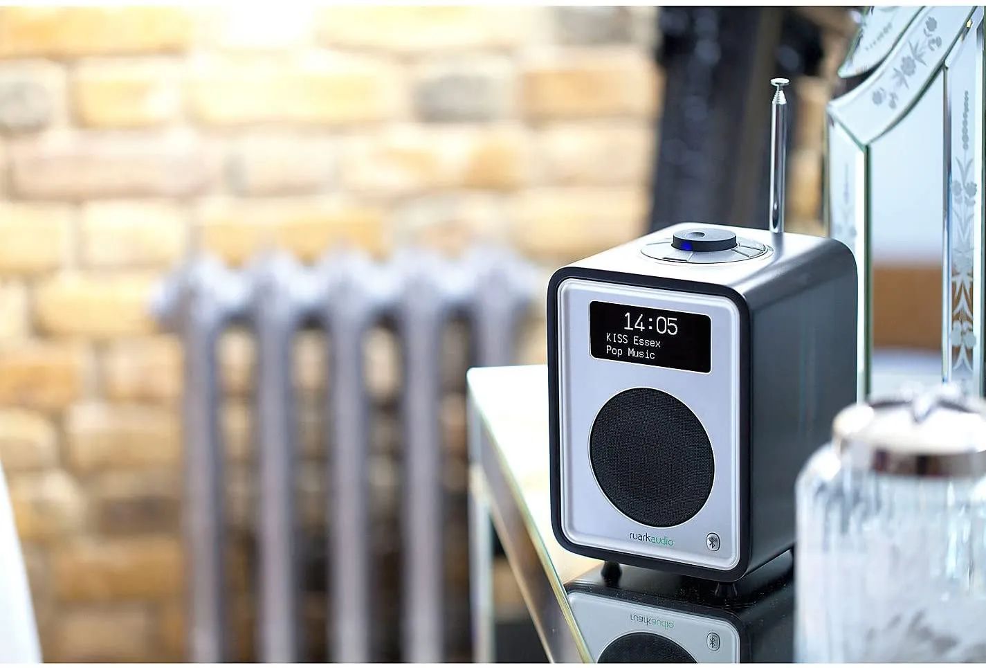 Ruark Audio R1 Deluxe Bluetooth Radio & Speaker Light Cream
