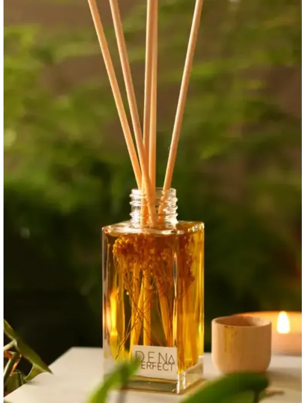 Spicy Vanilla & Tobacco Botanical Reed Diffuser